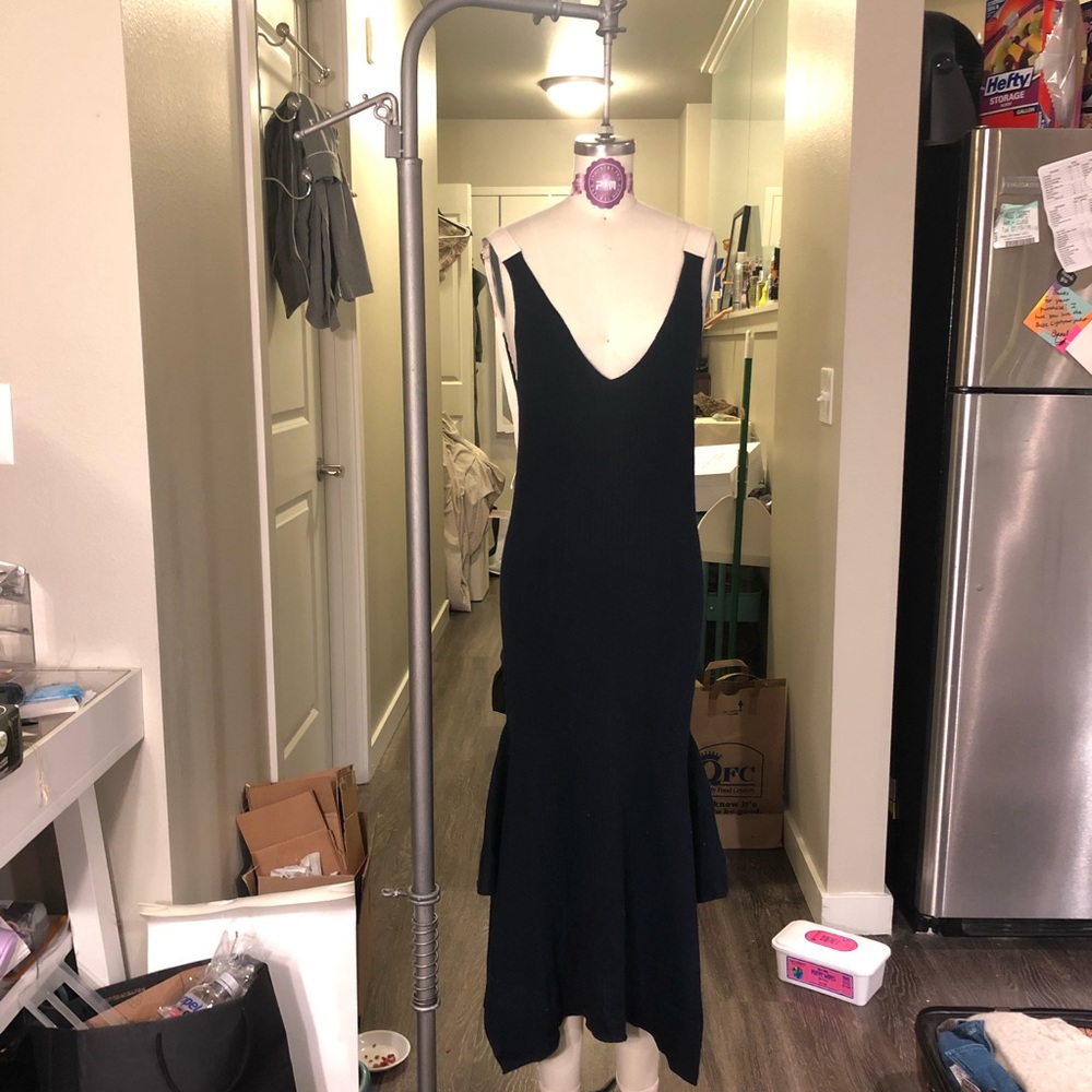 Asymmetrical knit dress, open low back